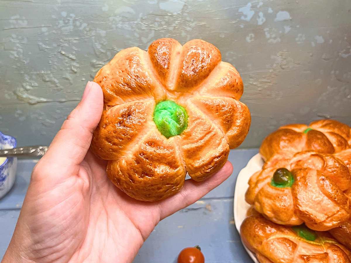 Fall Pumpkin Shaped Bagels