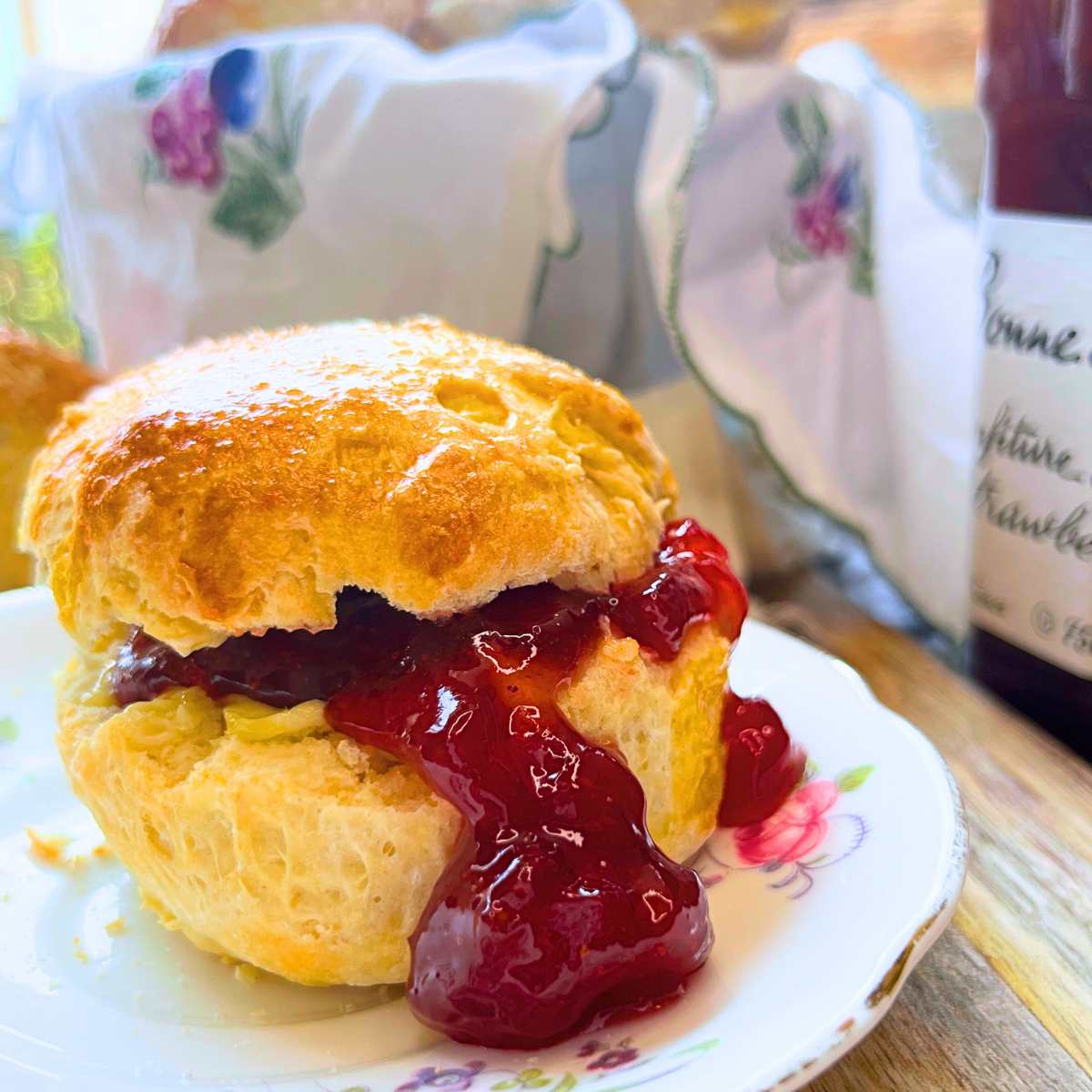 How to Make Traditional English Scones at Home – Easy Step-by-Step Guide
